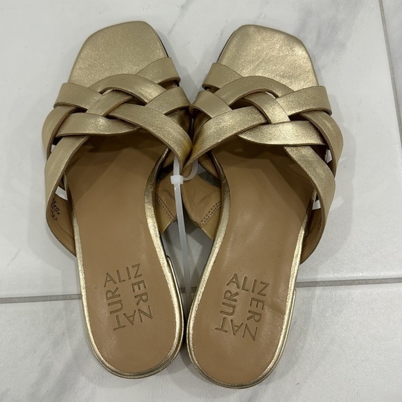 NEW! Naturalizer Dark Gold Ashford Open Toe Flat Sandals - Size 5.5 - Picture 7 of 15